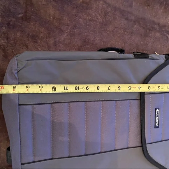 Subzero Gray Insulated Cooler Bag / Travel Tote - NEW - Picture 7 of 9